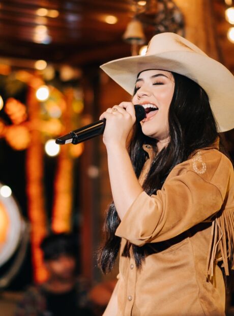 Cantora paraguaia embolsa R$ 400 mil do Governo de Mato Grosso do Sul para shows