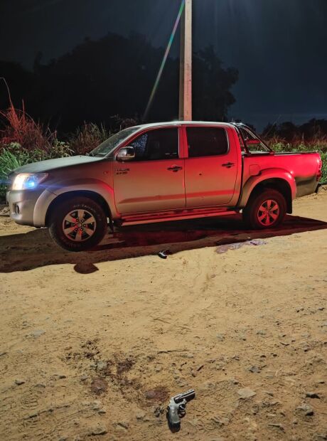 Dois ladrões rendem idoso, roubam Hilux e acabam mortos pelo Choque