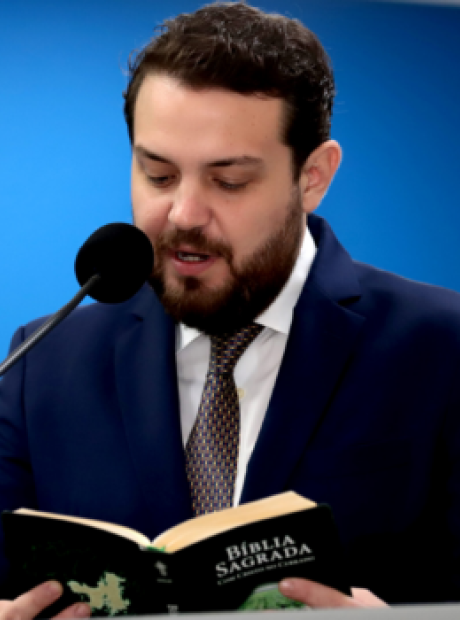 Justi&ccedil;a revoga tornozeleira de ex-vereador Cl&aacute;udinho Serra, mas mant&eacute;m restri&ccedil;&otilde;es