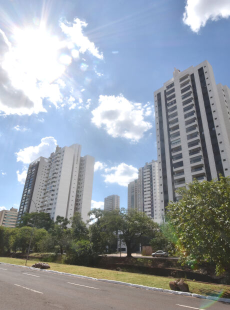 Calor e tempo seco predominam, mas MS tem alerta para tempestades nesta semana