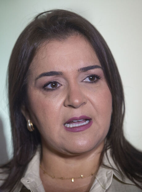 Adriane veta projeto de lei que suspende taxa do lixo nos carn&ecirc;s do IPTU