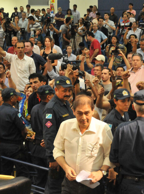 Pol&iacute;tica, cassa&ccedil;&atilde;o e homic&iacute;dio: relembre a trajet&oacute;ria de Alcides Bernal