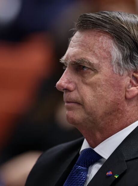 S&oacute;stenes quer usar document&aacute;rio sobre Bolsonaro para fazer campanha para Fl&aacute;vio