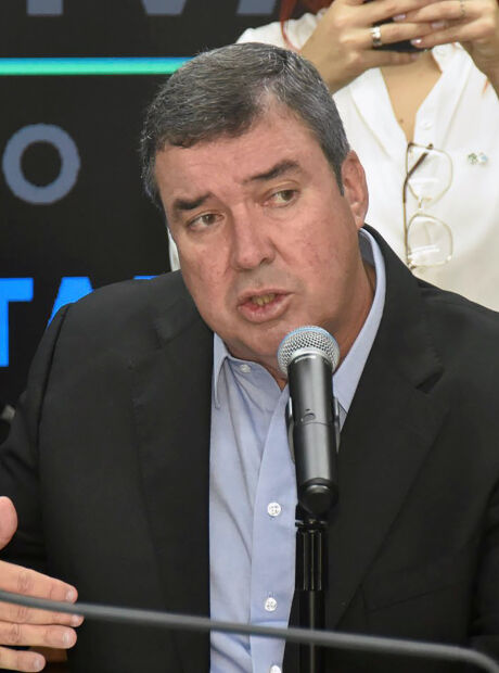 Maior liderança do PSDB confirma que Eduardo Riedel vai mesmo deixar sigla