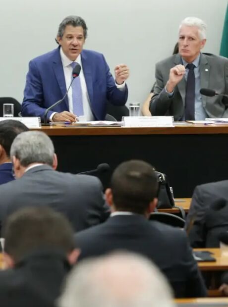 Audiência com Haddad é encerrada após bate-boca entre deputados