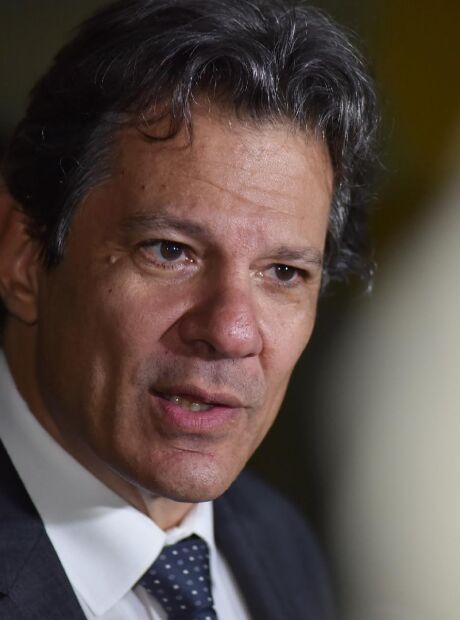 Quem supervisiona banco e tem dever de olhar o que est&aacute; acontecendo &eacute; o BC, diz Haddad