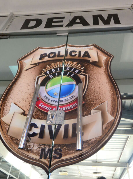 Mulher &eacute; morta a facadas no Jardim Col&uacute;mbia em Campo Grande