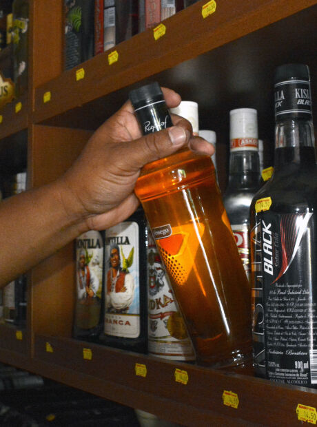 Intoxica&ccedil;&atilde;o por metanol: Brasil registra 58 casos confirmados; mortes chegam a 15