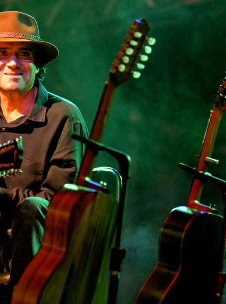 Almir Sater fatura meio milh&atilde;o em duas semanas com shows em MS