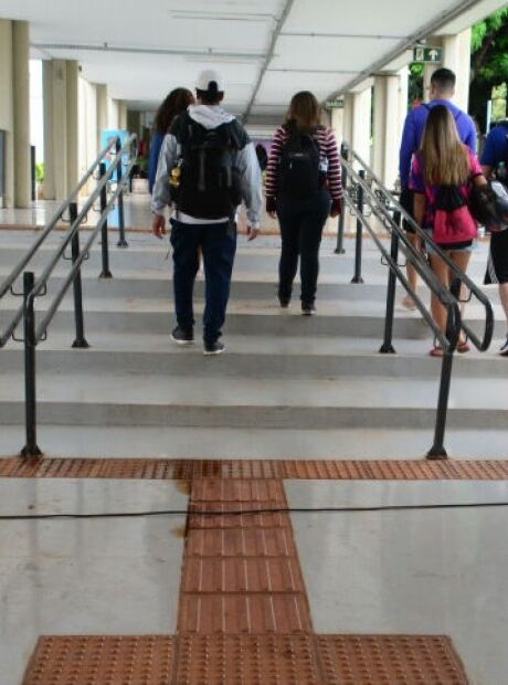 Com in&iacute;cio das aulas, UFMS divulga manual para coibir trote violento