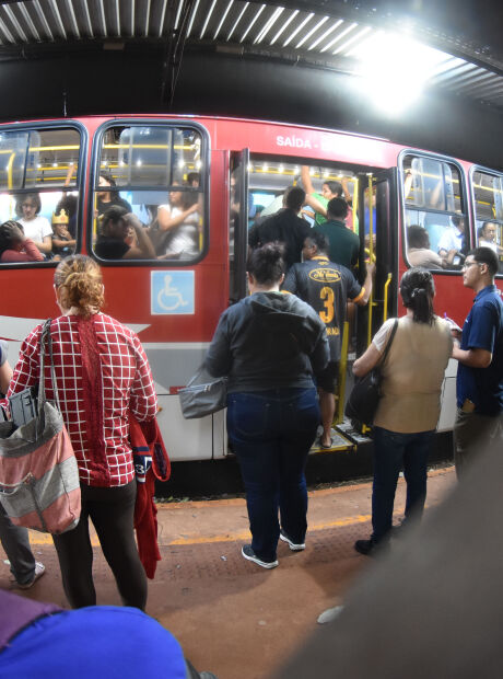 Ap&oacute;s paralisa&ccedil;&atilde;o de motoristas, prefeitura reajusta valor do passe dos servidores 