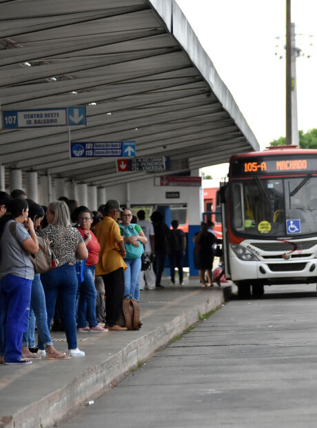 Justi&ccedil;a manda subir tarifa de &ocirc;nibus e pressiona prefeitura