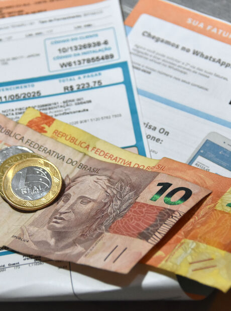 Conta de luz sobe 12,11% a partir de hoje e custo extra fica para 2027