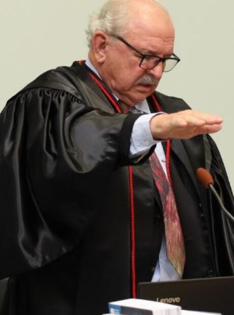 Alvo da PF, desembargador aposentado recebeu R$ 112 mil em setembro