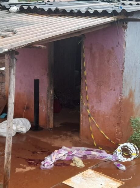 Casal &eacute; praticamente degolado em duplo homic&iacute;dio em Campo Grande