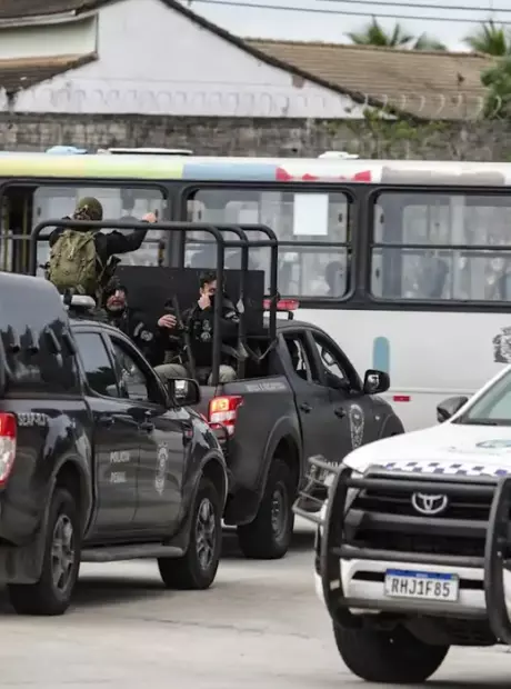 Megaoperação no Rio com 2,5 mil policiais mira traficantes do CV