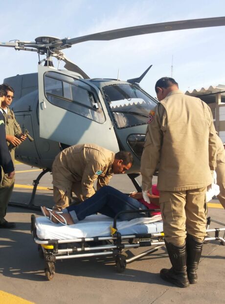 Menina de 18 anos cai de cavalo e &eacute; resgatada de helic&oacute;ptero no Pantanal