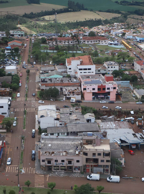 "Em 5 minutos eu n&atilde;o tinha mais nada" contam v&iacute;timas de Rio Bonito ap&oacute;s passagem do tornado