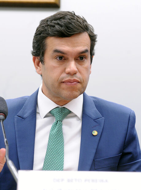 Deputado pede audi&ecirc;ncia p&uacute;blica para resolver impasse em cria&ccedil;&atilde;o de liga do futebol brasileiro