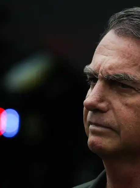 PL suspende atividades partidárias e salário de Bolsonaro