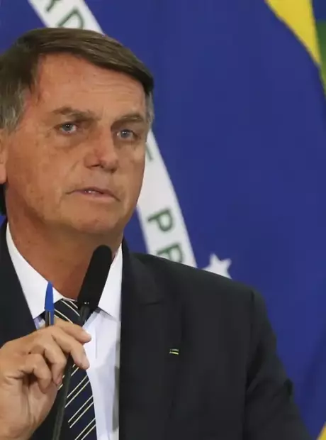 Moraes envia ao STM an&aacute;lise sobre perda da patente militar de Bolsonaro