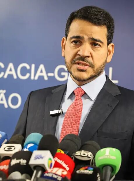 Alcolumbre adia sabatina de Jorge Messias para vaga no STF