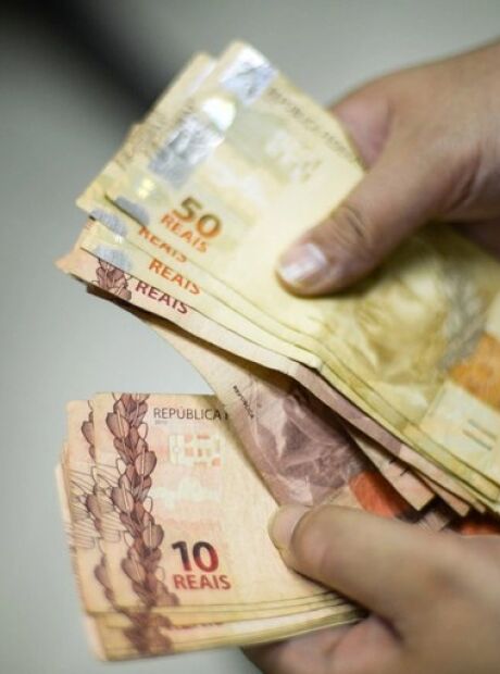 Segunda parcela do 13&ordm; salário deve ser paga até a próxima sexta-feira