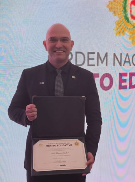 Educa&ccedil;&atilde;o p&uacute;blica de MS &eacute; reconhecida em honraria pelo Governo Federal