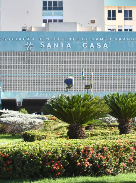 Em crise, Santa Casa parcela 13&ordm; sal&aacute;rio de servidores em tr&ecirc;s vezes