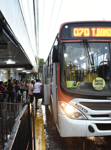 Greve dos motoristas de ônibus pode começar na segunda-feira