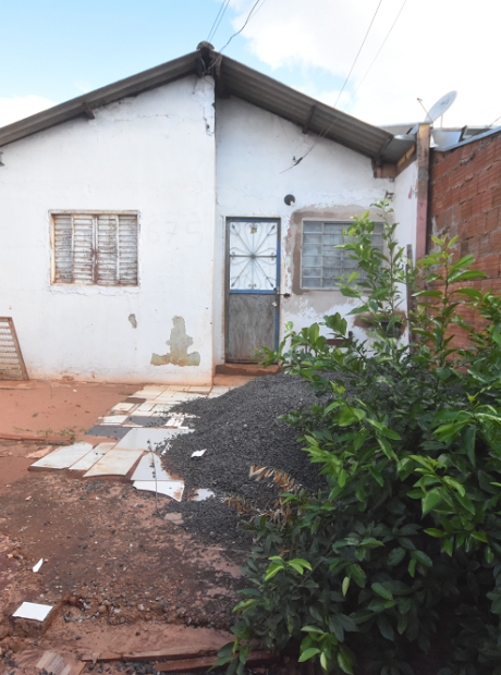 Justi&ccedil;a anula j&uacute;ri e solta mulher acusada de matar o marido com facada