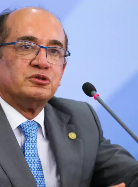 Gilmar atende Senado e reconsidera liminar sobre impeachment de ministros