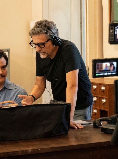 Kleber Mendon&ccedil;a celebra 'O Agente Secreto' no Globo de Ouro