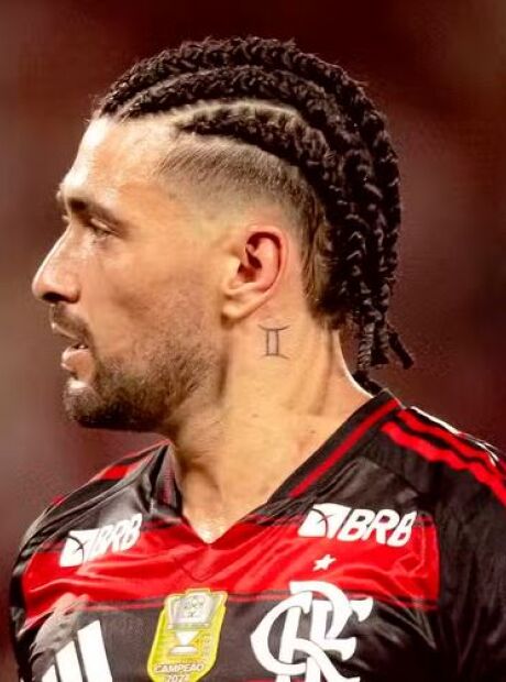 Arrascaeta faz melhor temporada no Flamengo e celebra título do Brasileirão