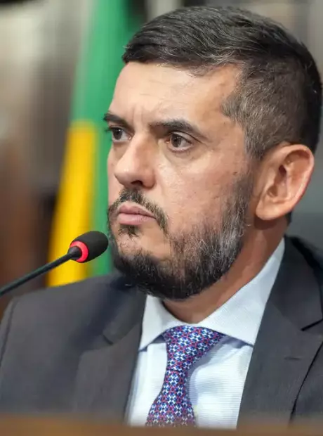 Assembleia do Rio de Janeiro liberta deputado preso pela PF