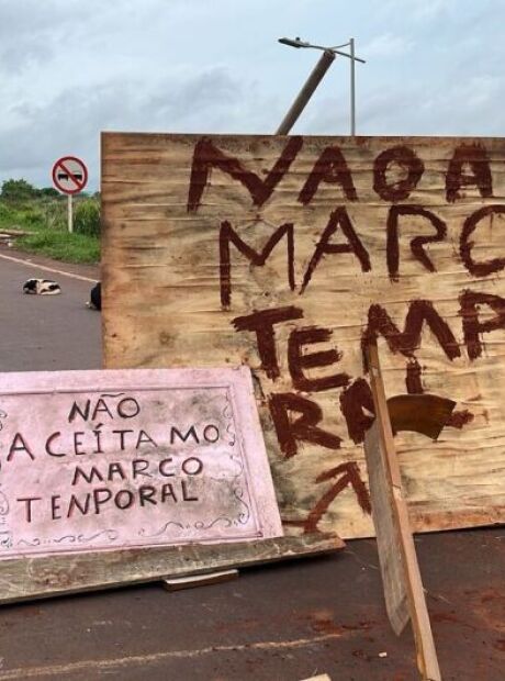 Indígenas tomam anel viário em MS em bloqueio contra o Marco Temporal