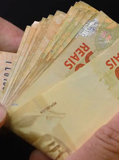 Segunda parcela do d&eacute;cimo terceiro deve ser paga at&eacute; sexta-feira