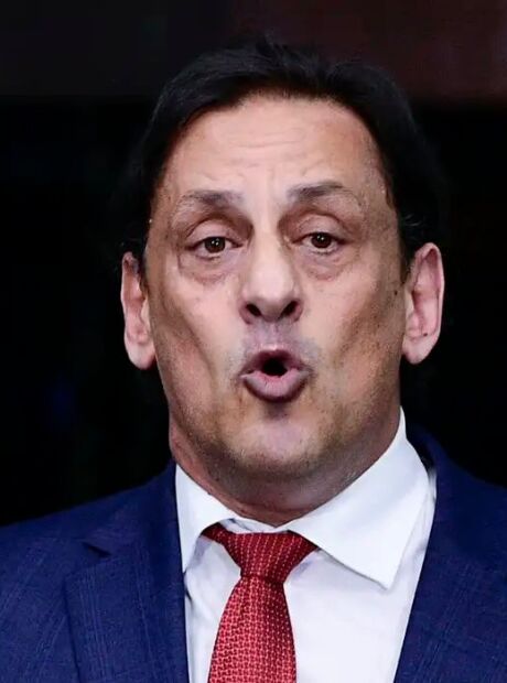 Ex-advogado de Bolsonaro &eacute; condenado por inj&uacute;ria racial