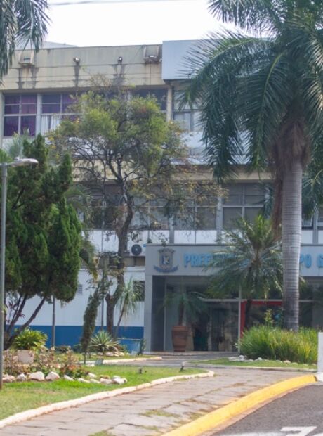 Prefeituras prometem 13&ordm; em dia; h&aacute; d&uacute;vida para folha de dezembro