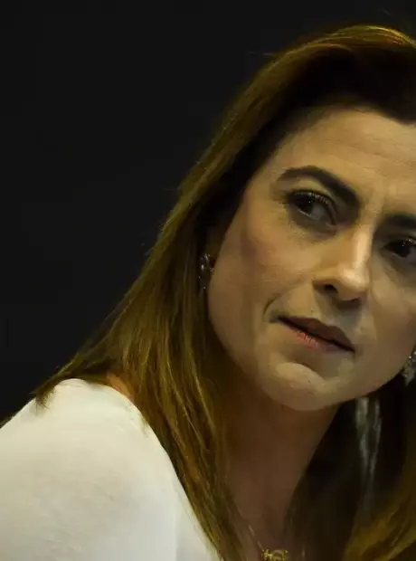 Soraya aconselha patriotas a doar Havaianas e "n&atilde;o rasgar dinheiro"