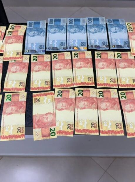 Dois são presos com notas de dinheiro falsas em MS