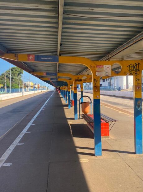 Motoristas ignoram decisão judicial e deixam Campo Grande sem ônibus