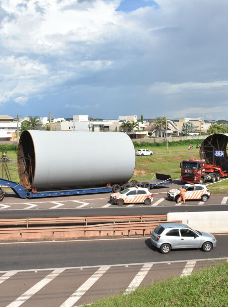 Ap&oacute;s 4 dias, comboio de supercargas chega a Campo Grande
