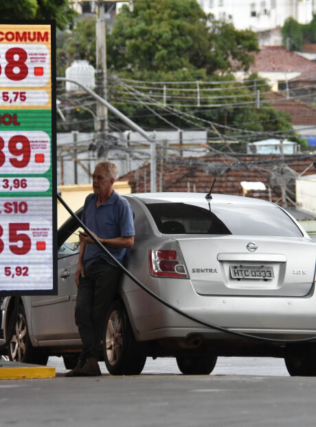 PT critica governo do Estado e diz que gasolina cara "esfola" popula&ccedil;&atilde;o