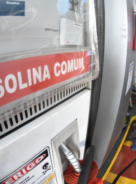 Governo anuncia retirada de subs&iacute;dio do diesel e indica corte no benef&iacute;cio &agrave; gasolina