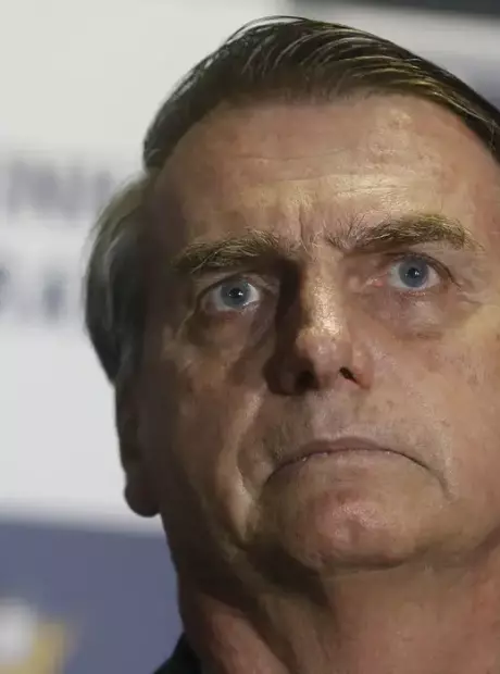 Carlos critica destino de 40 smart TVs a pres&iacute;dios ap&oacute;s PGR ser contra aparelho para Bolsonaro
