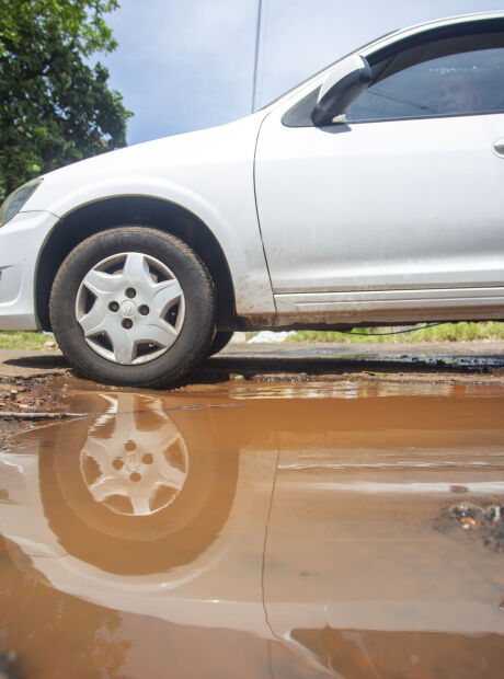 Prefeitura firma contratos de R$ 11 milh&otilde;es para recomposi&ccedil;&atilde;o de asfalto