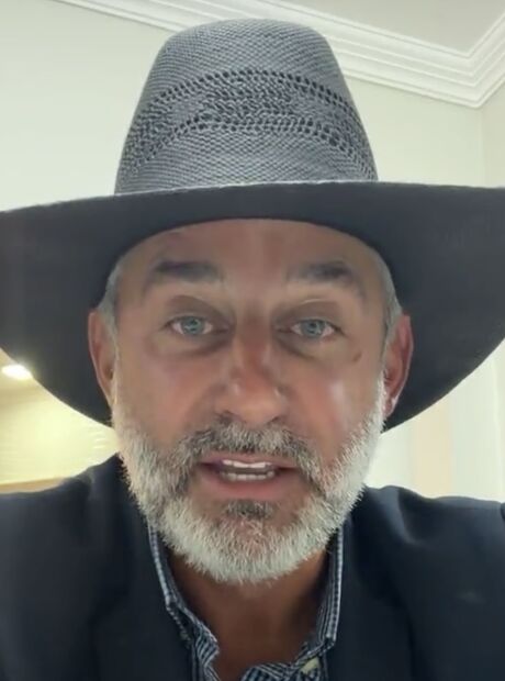 Ex-mulher pede medida protetiva contra prefeito "mais louco do Brasil"