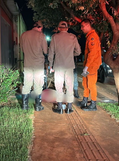 Homem &eacute; morto a facadas ap&oacute;s assediar mulher de amigo