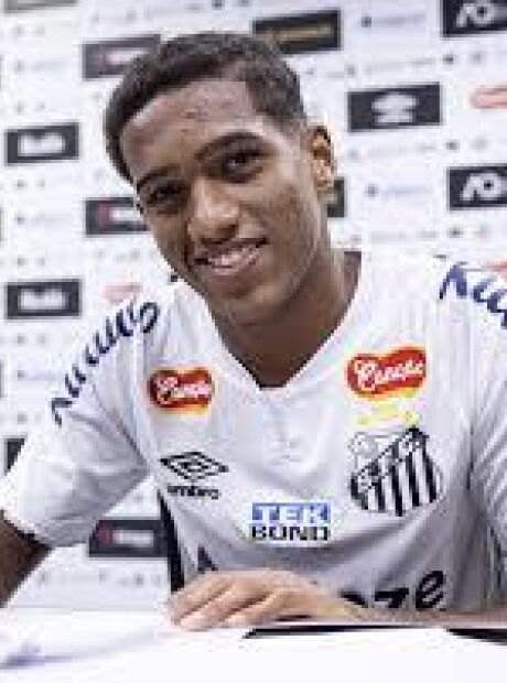 Tottenham confirma a contrata&ccedil;&atilde;o de Souza, lateral revela&ccedil;&atilde;o do Santos: 'Sensa&ccedil;&atilde;o incr&iacute;vel'